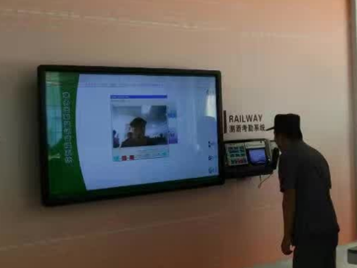 蓉城軌道交通，九測守安全